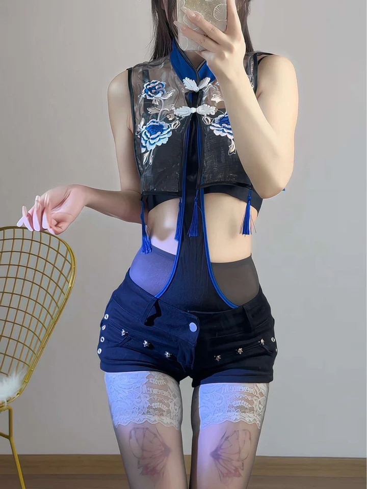 扯掉衣服两只小兔子